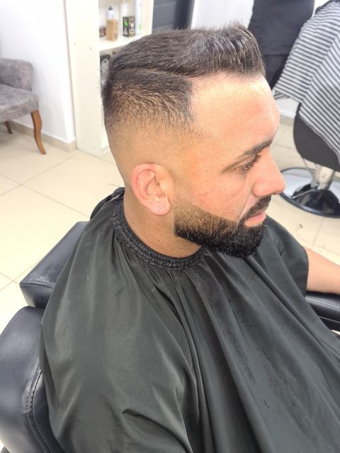 Fade și barbă realizate la Heruvim